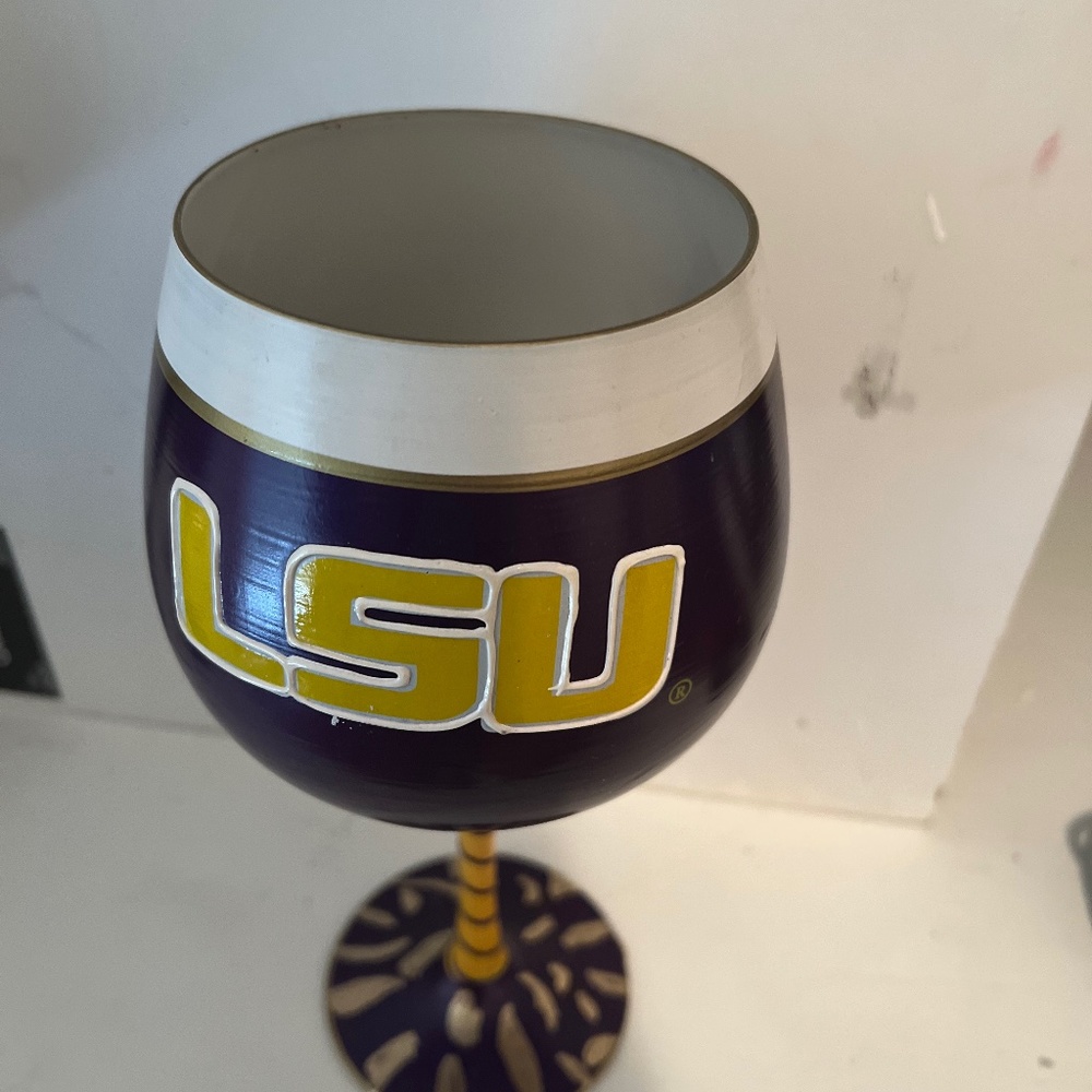 LSU Wine Glass